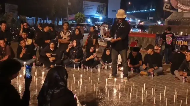 1.000 Lilin di Kalianda, Doa untuk 5 Jurnalis dan 3 Kru Kapal yang Hilang di Selat Sunda