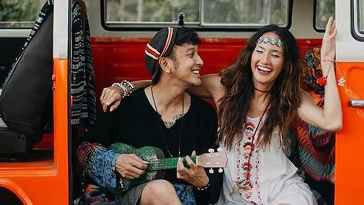 Kabar tunangan/copyright © The Bride Story/The Eternity