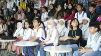 Sebanyak 118 pelajar Indonesia yang berasal dari Jakarta, Medan, Bandung, Tangerang, Depok, Bekasi, Sukabumi, Karawang, hingga Batam berhasil memecahkan Rekor MURI untuk kegiatan mengingat 13.090 kosakata dari 10 bahasa asing pada 10 Oktober 2024 (Istimewa)
&nbsp;