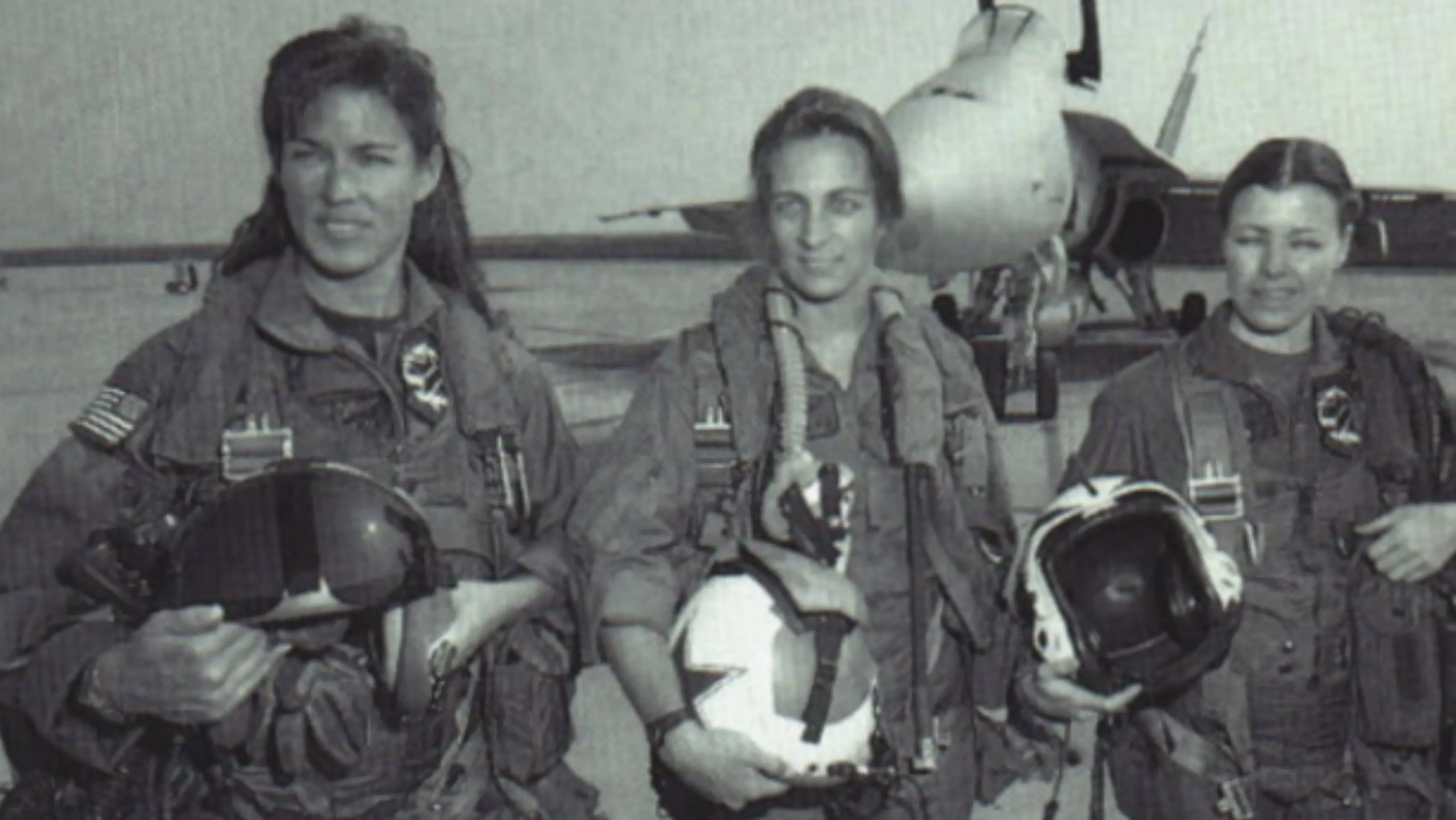 Pilot Southwest Airlines, Tammie Jo Shults ketika masih berada di Angkatan Laut AS. (All Hands)
