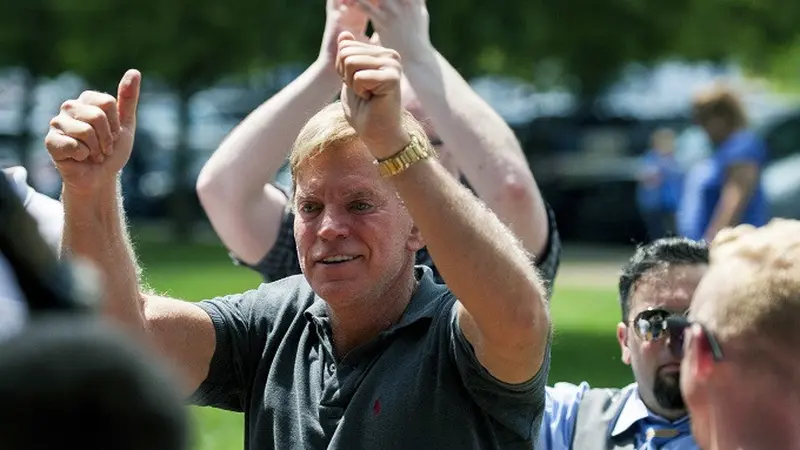 Mantan pemimpin Ku Klux Klan David Duke menolak pernyataan Trump dan meminta Presiden AS itu mengingat jasa warga kulit putih yang memenangkannya