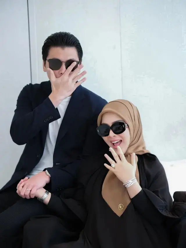 Potret mesra Syahrini dan Reino Barack (Sumber: Instagram/princessyahrini)