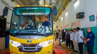 Pemkot Tangerang Selatan menambah jumlah bus sekolah gratis di wilayahnya menjadi 10 unit. (Liputan6.com/Pramita Tristiawati)