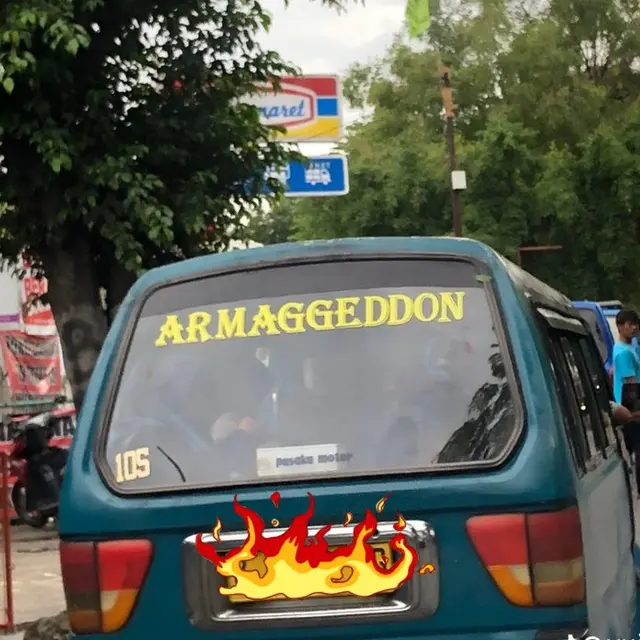 6 Potret Kendaraan Ada Unsur K-Pop Ini Bikin K-Popers Salah Fokus di Jalan