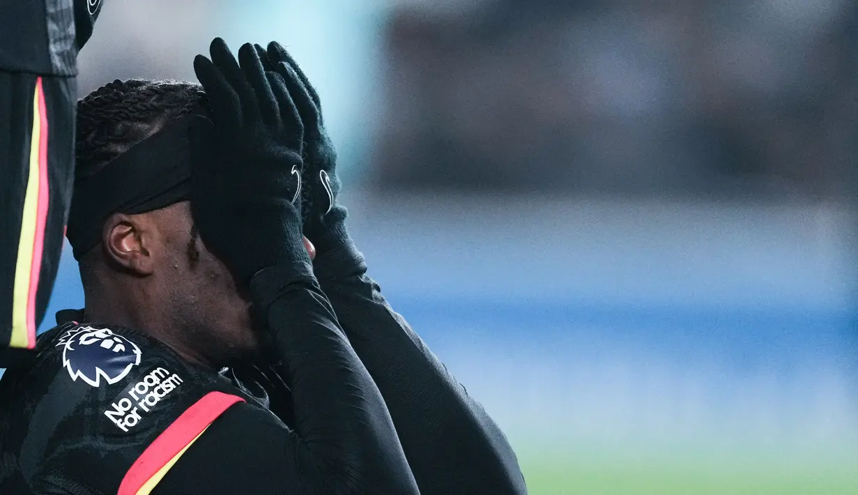 Meski diprediksi akan bangkit setelah kekalahan pekan lalu, Chelsea justru tampil lebih buruk. Mereka gagal melepaskan satu pun tembakan tepat sasaran sepanjang 90 menit pertandingan. (AP Photo/Dave Shopland)