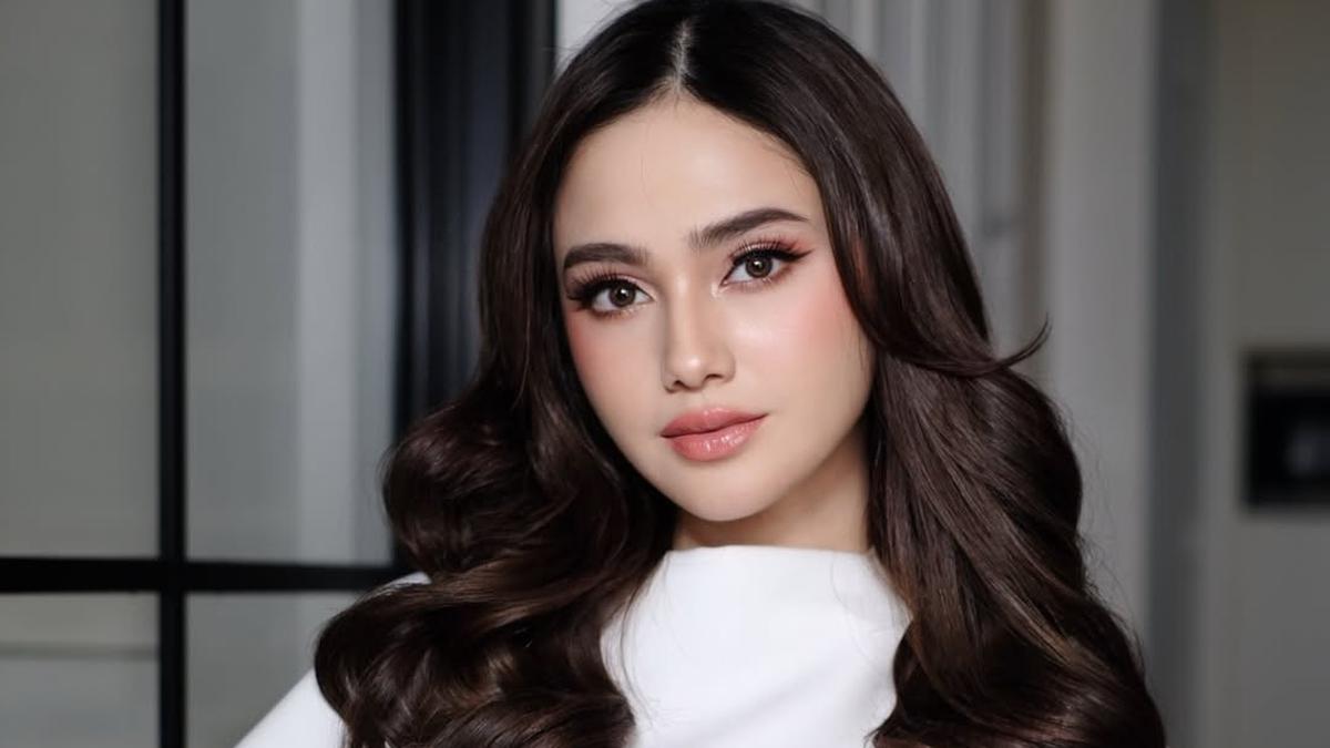 Sebentar Lagi Jadi Istri El Rumi, Pesona Bride-to-Be Syifa Hadju Saat Bridal Shower Dipulas Makeup Flawless Bikin Pangling