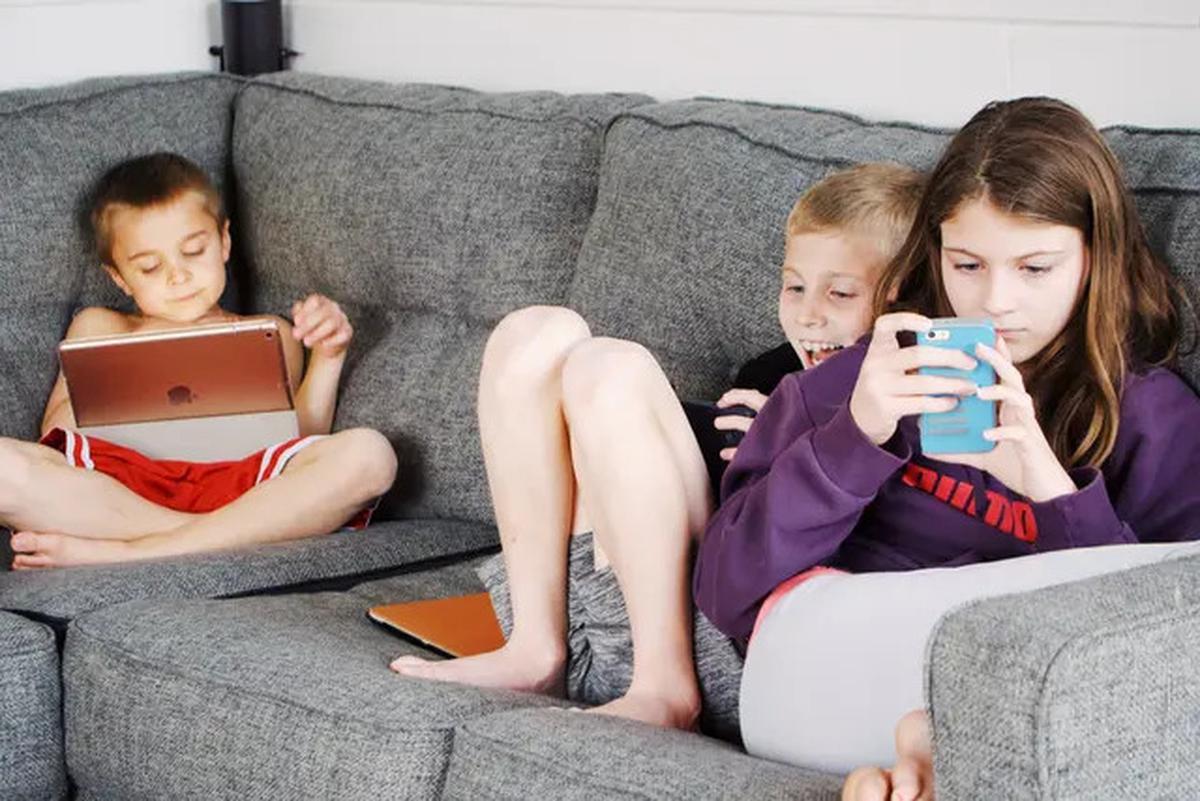 Cara Mengatasi Anak yang Kecanduan Gadget, Orang Tua Wajib Lakukan Tips Efektif Ini