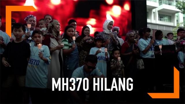Sudah lima tahun pesawat MH370 hilang dan belum ditemukan. Keluarga penumpang menggelar acara dan berharap agar pencarian kembali dilakukan.