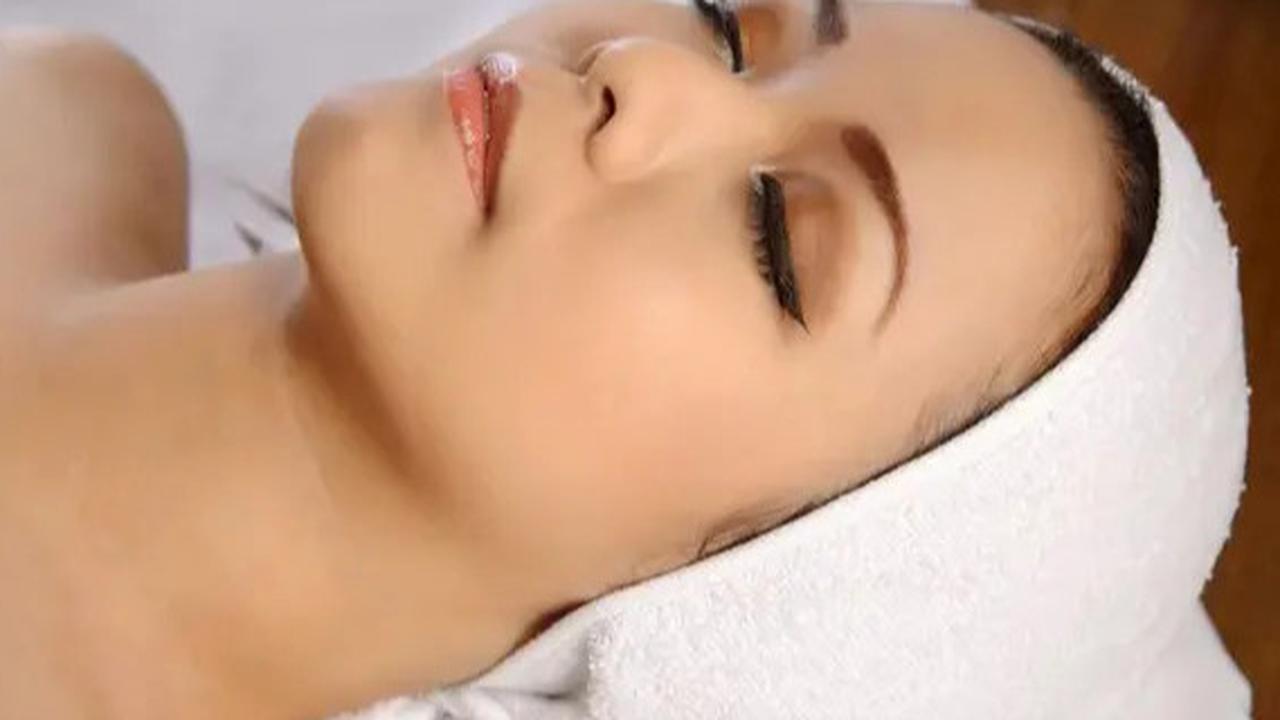 Tidur dengan Rambut Basah, Fakta dan Dampaknya pada Kesehatan Rambutmu