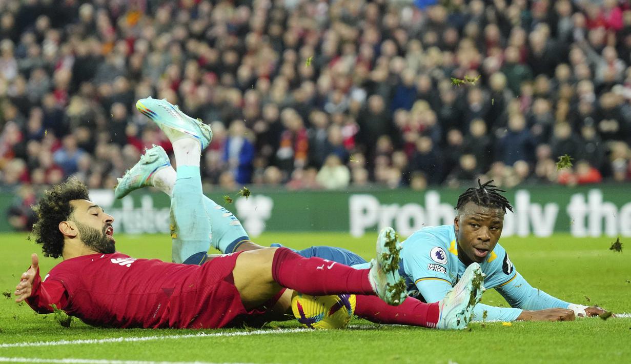 Liverpool berhasil meraup tiga poin saat melawan Southampton di pekan ke-16 Liga Inggris 2022/2023. (AP/Jon Super)