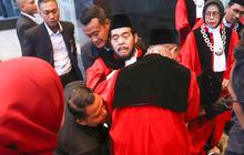 Anwar Usman Pingsan Usai Wisuda Purnabakti Hakim Konstitusi, Langsung Dibopong Pegawai MK