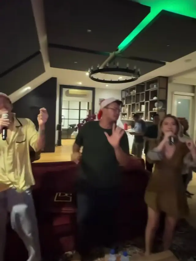 Potret BCL Bersama Keluarga (Instagram/@itsmebcl)