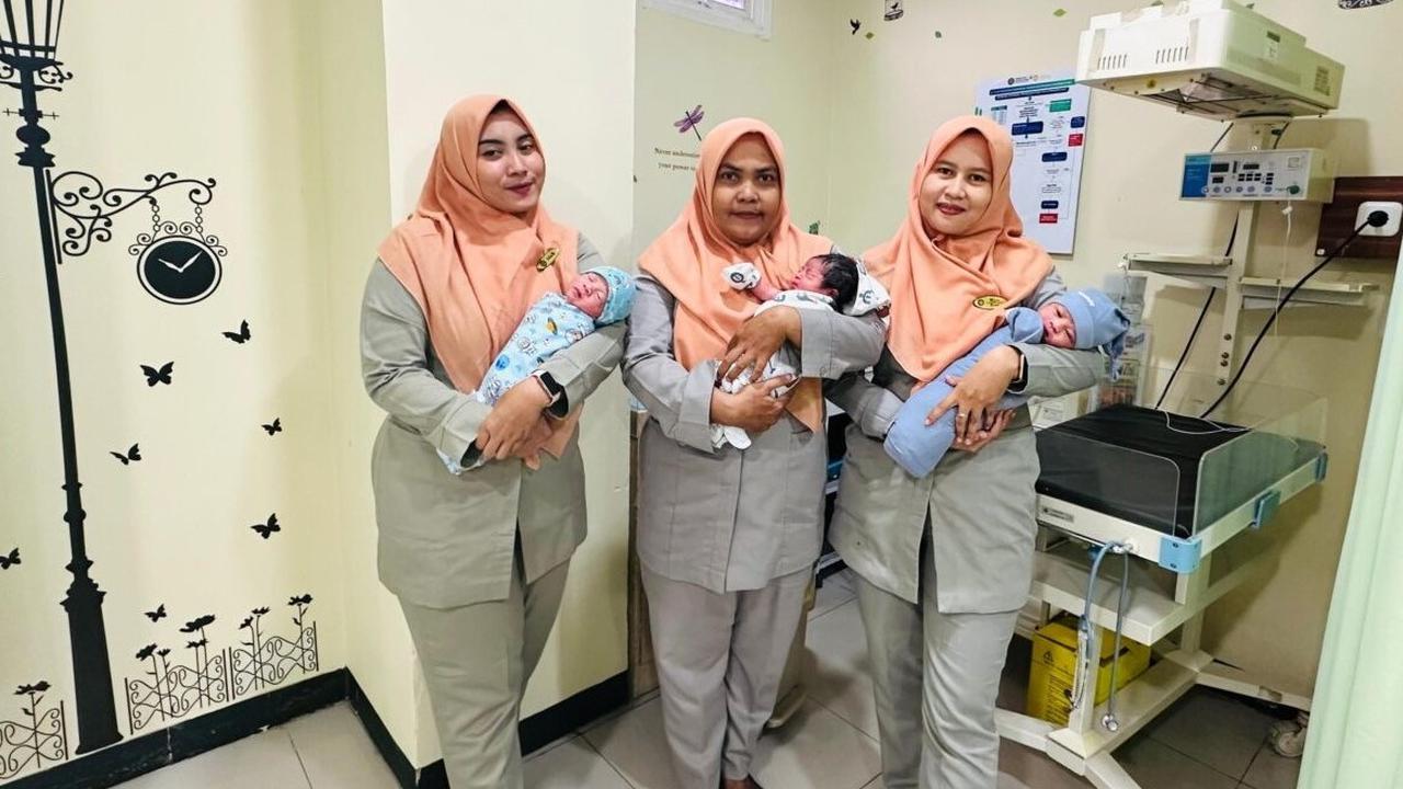 Tujuh bayi di Kudus yang lahir tepat pada 1 Januari 2025, yakni empat bayi berjenis kelamin perempuan dan tiga bayi laki-laki. (Liputan6.com/arief pramono)