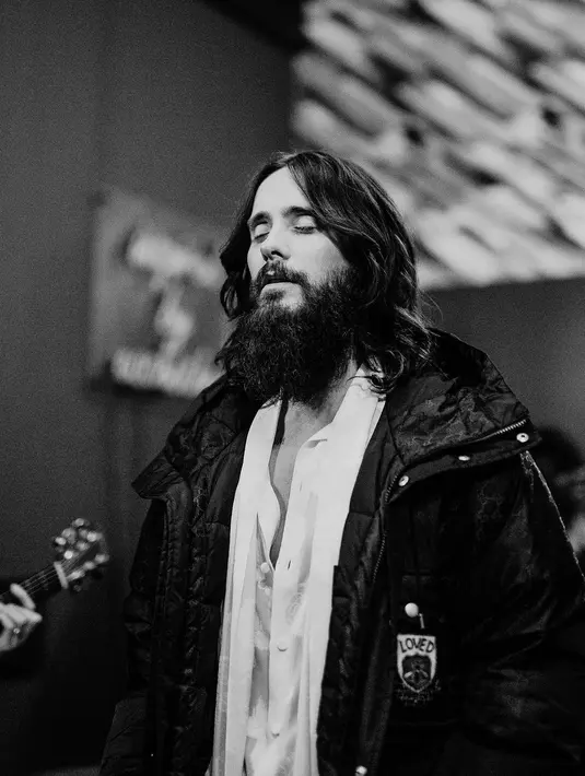 Pada tahun 2015, James Gunn pun pernah menuduh Jared Leto meniduri gadis di bawah umur. (instagram/jaredleto)