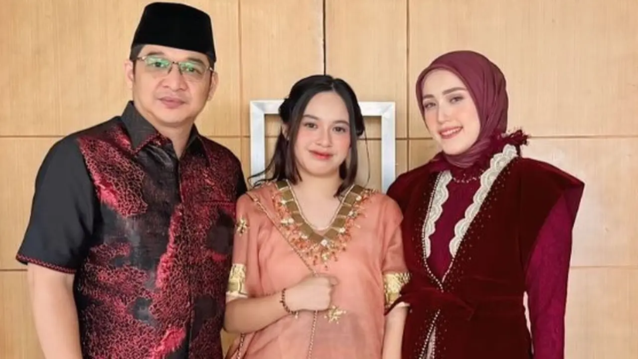 Potret Akrab Shakiena Azalea dan Adelia Istri Pasha Ungu