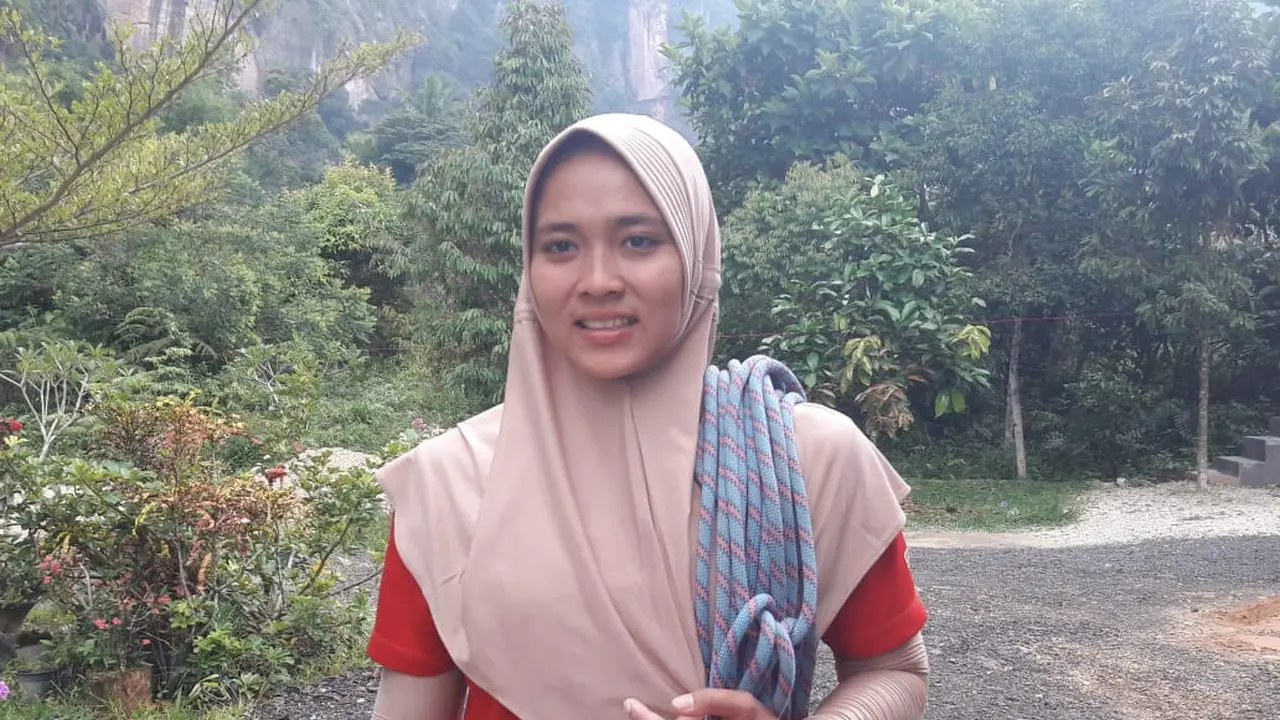 Aries Susanti bermain dalam film 6,9 detik.