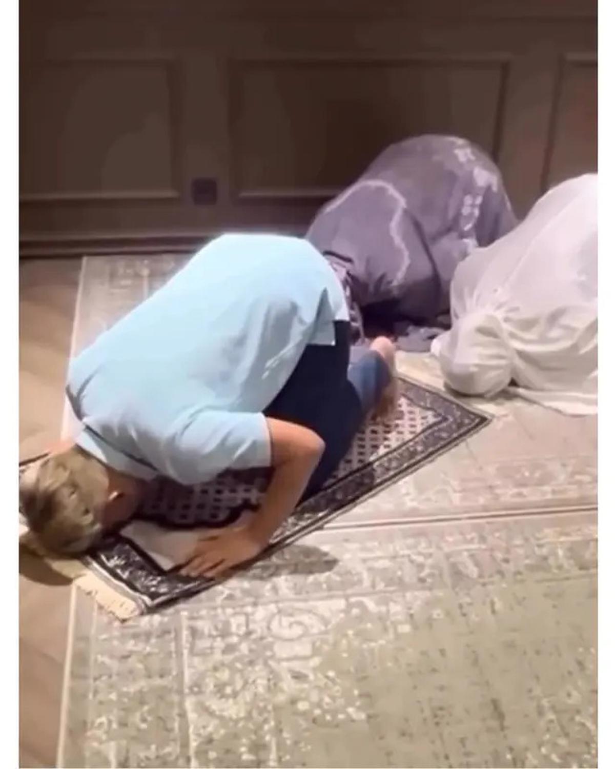 6 Potret Ruben Onsu Imami Salat Desy Ratnasari dan Putrinya, Bukber Puasa Syawal