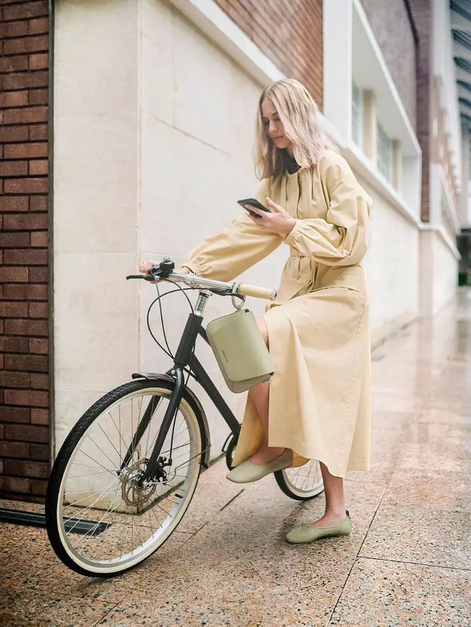 Koleksi Tas dan Sepatu Charles & Keith