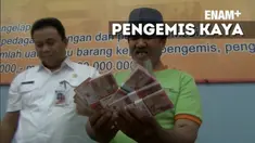 Seorang pengemis di flyover Kebayoran Lama, Jakarta Selatan, Muklis (64) diamankan Suku Dinas Sosial Jakarta Selatan, Saat penggeledahan, petugas dinsos menemukan uang sebesar Rp 90 juta dari sakunya.