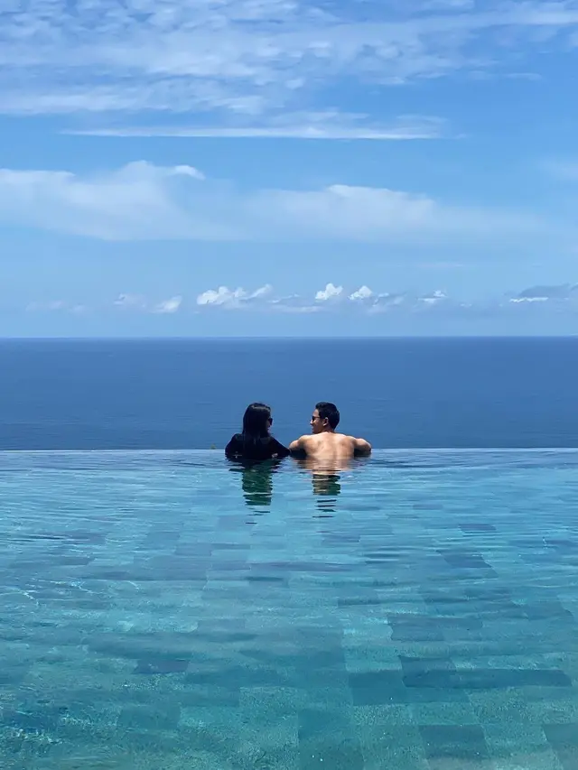 Resmi Menikah, Ini 6 Potret Bulan Madu Belva Devara dan Istri di Bali