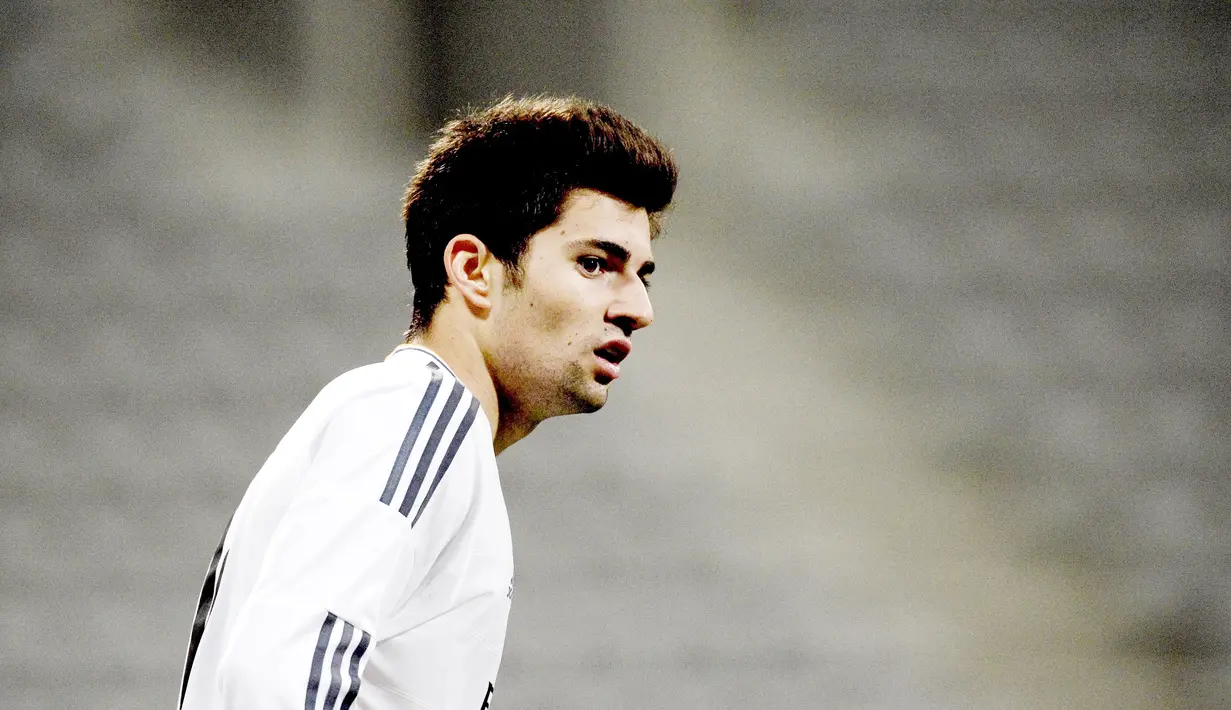 Berstatus sebagai putra mantan pelatih Real Madrid Zinedine Zidane tidak membuat kerier Enzo Zidane berjalan mulus di Santiago Bernabeu. Enzo tercatat cuma sekali bermain di tim utama Real Madrid. Ketika itu, dia masuk menggantikan Isco pada laga Copa del Rey melawan Cultural Leonesa. (AFP/Franck Fife)