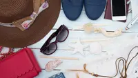 Aksesori Simpel yang Bikin Outfit Minimalis Jadi Lebih Stylish