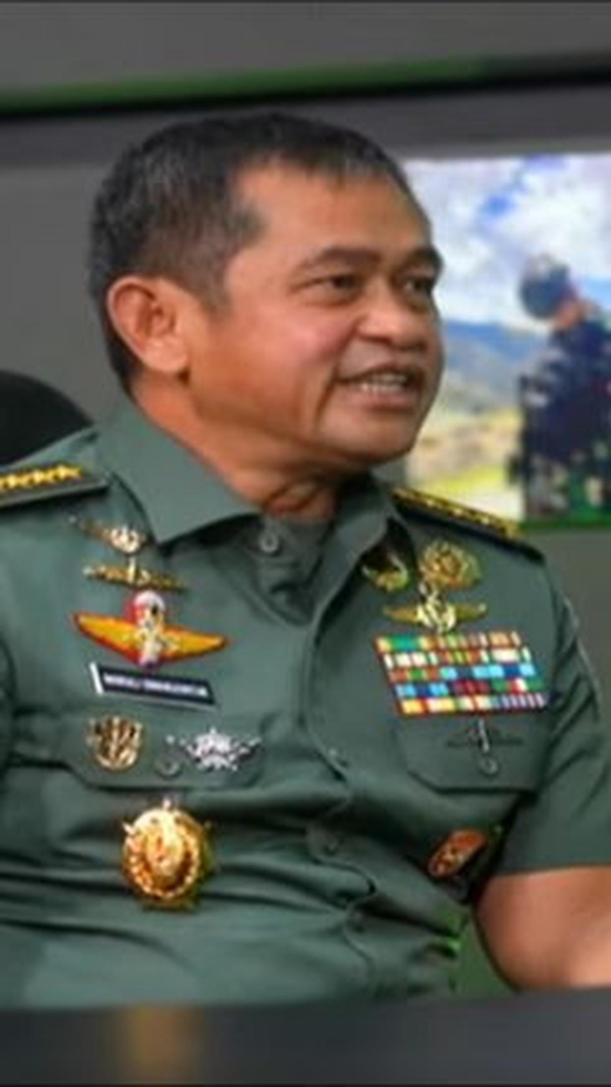 "Berarti kita berhasil menipu orang ya," canda Maruli.<br>