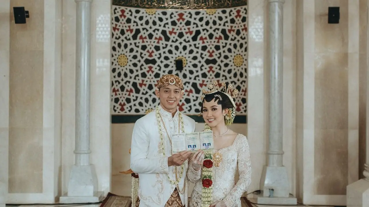 6 Potret Pernikahan Pebulutangkis Rian Ardianto,