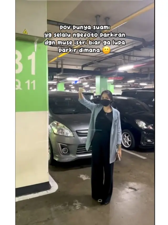 Wanita Ini Selalu Difoto Suami di Tempat Parkir, Alasannya Bikin Netizen Setuju