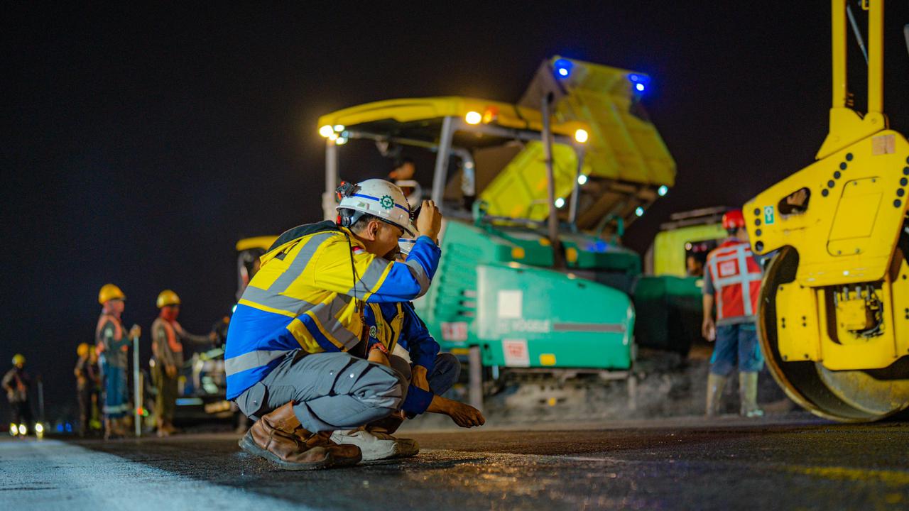 Ternyata Aspal Runway Pesawat Beda dengan Jalan Tol, Begini Spesifikasinya