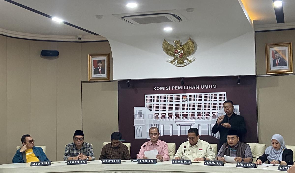 Komisi Pemilihan Umum (KPU) RI mengungkapkan ada 1.223 dari 823.236 Tempat Pemilihan Umum (TPS) salah melaporkan data hasil pemilihan presiden 2024.<br>