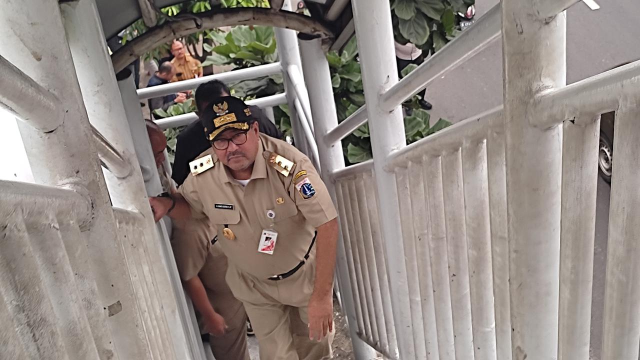 Pelat Besi JPO Daan Mogot Hilang, Rano Karno: Istilah Kata Dicolonglah, Dibongkar!