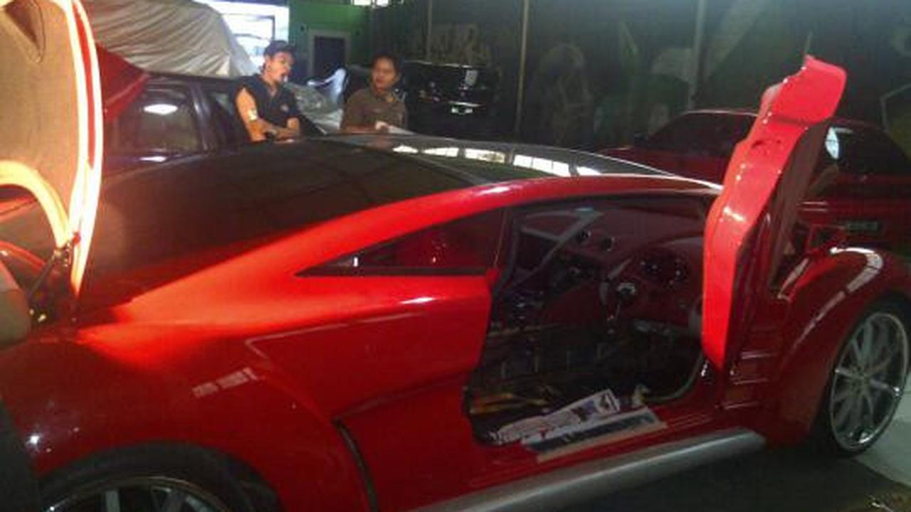 Mogok dua kali, mobil Tucuxi Dahlan Iskan diperbaiki