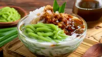 Resep Es Cendol Pandan Homemade yang Kenyal, Harum Pandan, Gurih Santan, dan Anti Gagal