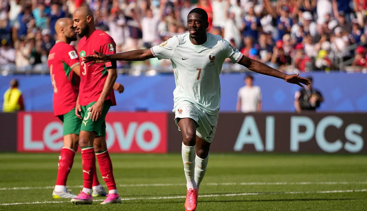 Pemain Prancis Ousmane Dembele merayakan setelah mencetak gol kedua timnya selama pertandingan perempat final Piala Dunia antara Prancis dan Maroko di Foxborough, Massachusetts, dekat Boston, Kamis, 9 Juli 2026. (AP Photo/Matt Slocum)