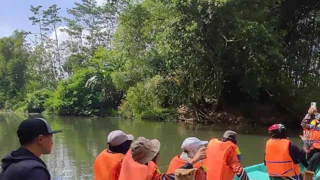 Wisata Perahu Kayu di Taman Senja Ngelo Bantul Yogya, Siapa Mau Ikut?