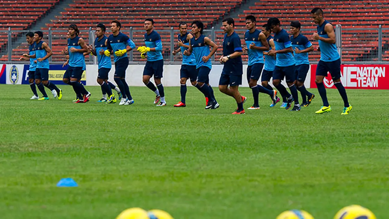 latihan-timnas-131117c.jpg
