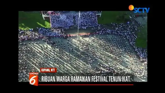 Ribuan warga Nusa Tenggara Timur ikuti festival tenun ikat di Jalan Eltari, Kupang.