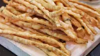 Mau Kue Bawang yang Renyah? Coba 10 Resep Ini dengan 1 Kg Tepung Terigu