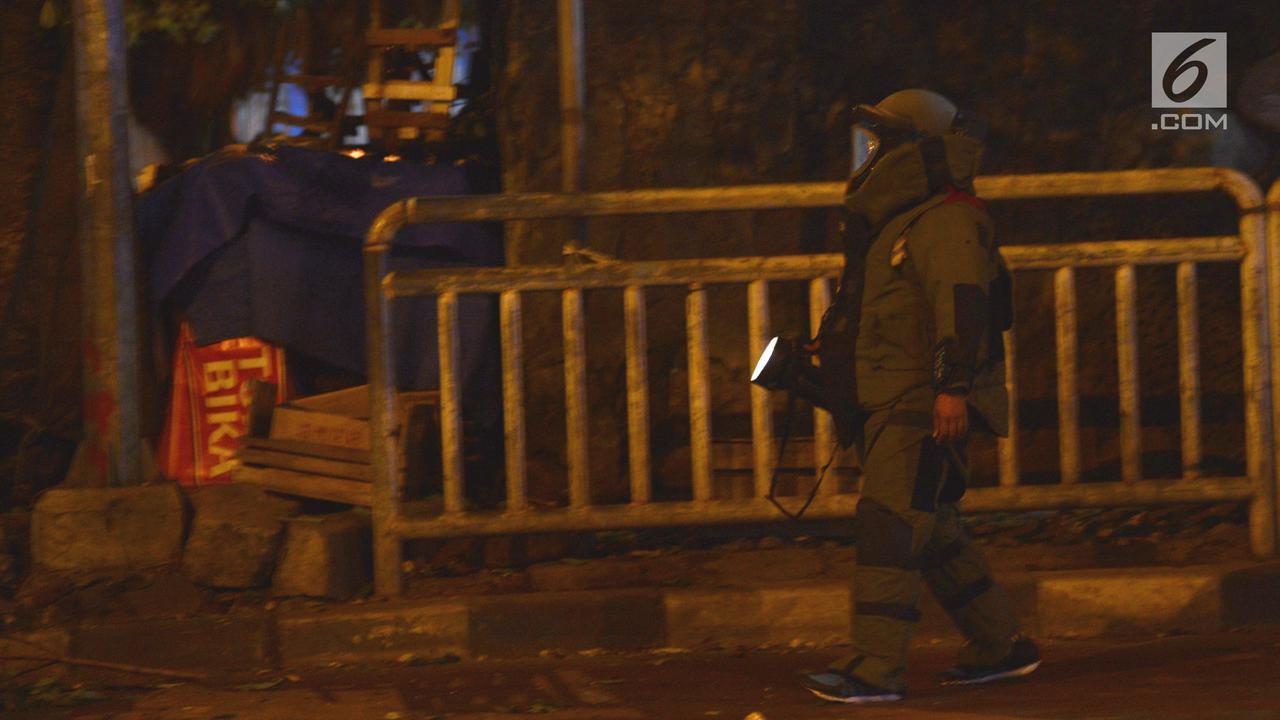 Kardus Isi Jeruk dan Singkong Repotkan Tim Gegana Semalaman