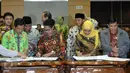 Mensos dan Menteri PPPA dengan 7 fraksi di Komisi VIII DPR menyetujui Perpu Perlindungan Anak atau dikenal Perppu Kebiri dibawa ke rapat paripurna DPR untuk disahkan menjadi UU, Jakarta, (26/7). (Liputan6.com/Johan Tallo)