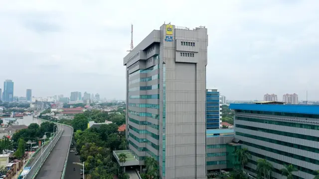 PT PLN (Persero) adalah BUMN kelistrikan yang terus berkomitmen dan berinovasi menjalankan misi besar menerangi dan menggerakkan negeri. Memiliki visi menjadi perusahaan listrik terkemuka se-Asia Tenggara.