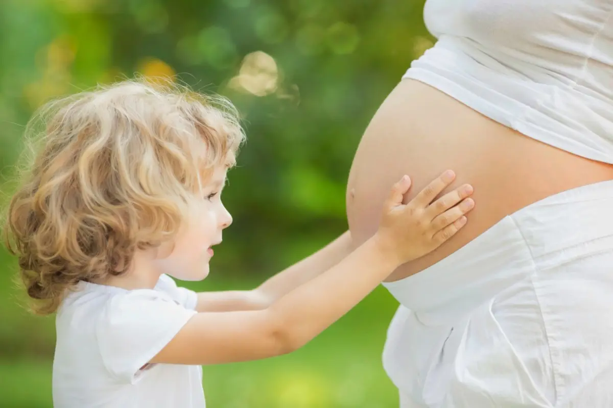 6 Hal yang Harus Dilakukan Ibu Hamil untuk Hasilkan Anak Cerdas