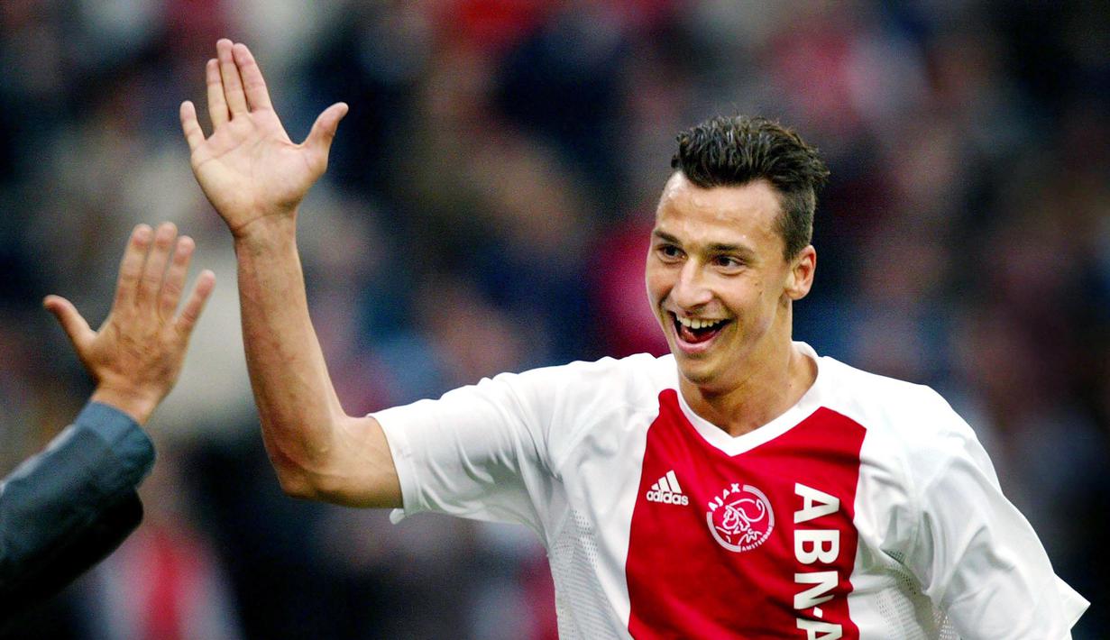 Zlatan Ibrahimovic memiliki gaya rambut pendek saat bergabung dengan Ajax Amsterdam pada 2002. Ibrahimovic bergabung dengan Ajax selama tiga tahun dari 2001-2004 usai hengkang dari Malmo FC. (Photo by CONTINENTAL/ANP/AFP)