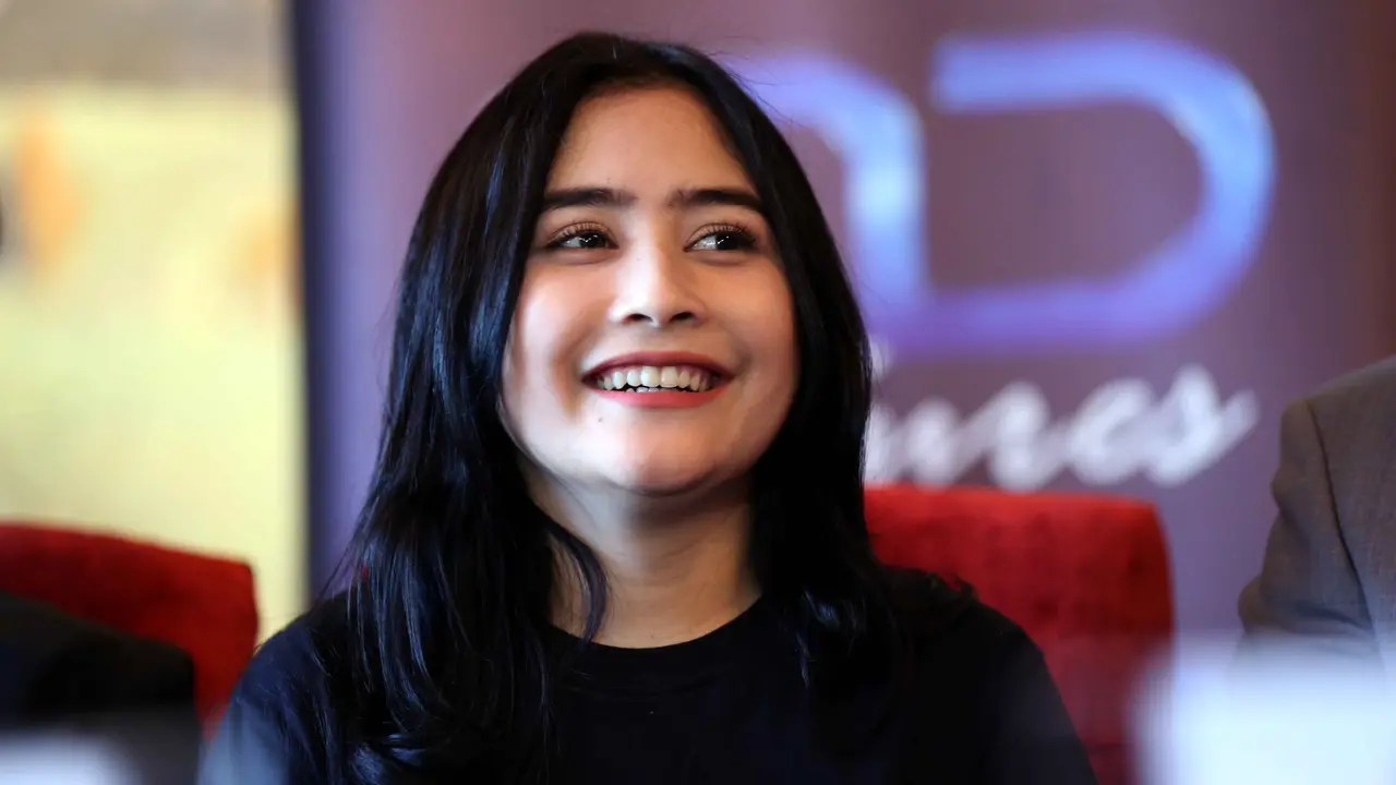 Prilly Latuconsina