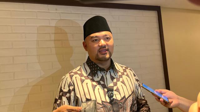 Anggota Komisi D DPRD Kota Depok, Aditya Wiradiputra saat ditemui usai mengikuti kegiatan di kawasan Margonda, Depok. (Liputan6.com/Dicky Agung Prihanto)