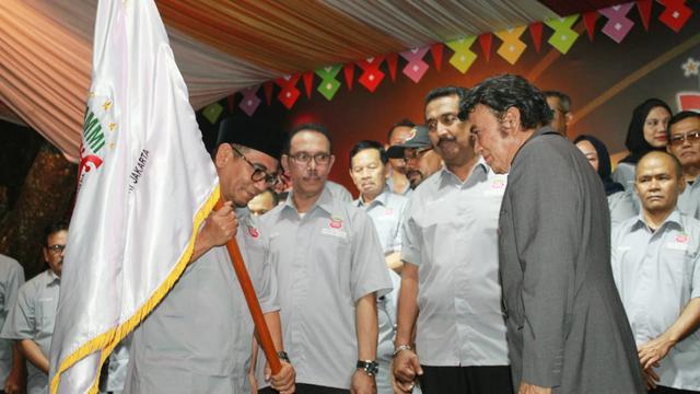 Rhoma Irama saat melantik Pengurus Dewan Pimpinan Daerah Persatuan Artis Musik Melayu Dangdut Indonesia (PAMMI) DKI Jakarta masa bakti 2018-2023