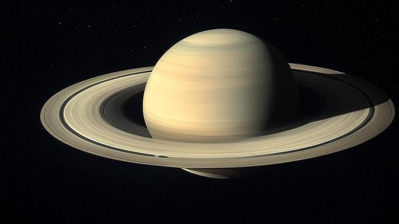 Perlu Diketahui, Saturnus Merupakan Planet yang Bisa Mengapung di Air