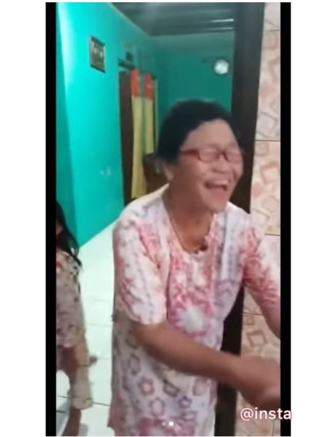 6 Potret Nafa Urbach Ajak Blusukan ke Rumah Lama di Kampung Halaman, Sederhana