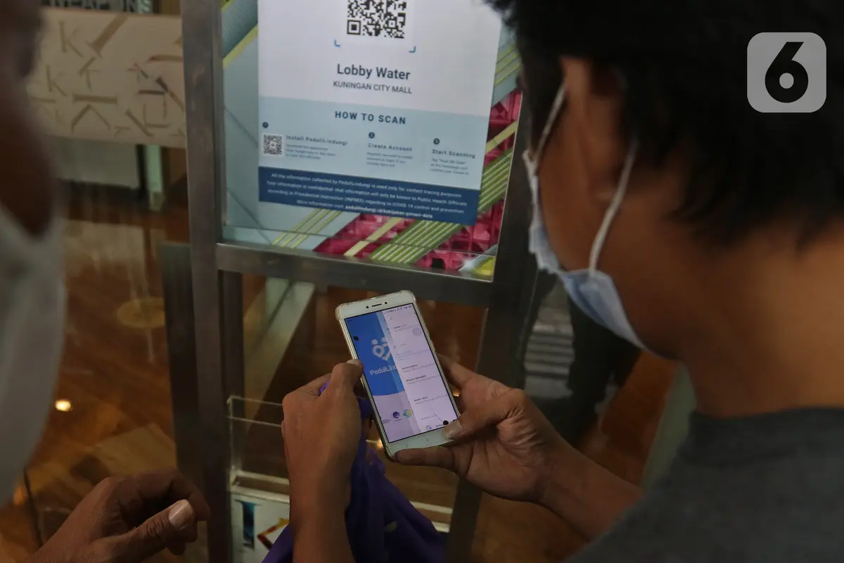 Pengunjung Mal Wajib Scan QR Code Aplikasi PeduliLindungi